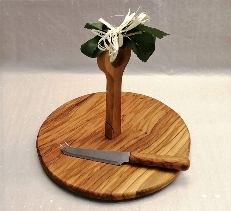 Käsebrett mit Messer – Olivle Tübingen – öl. frucht. holz.